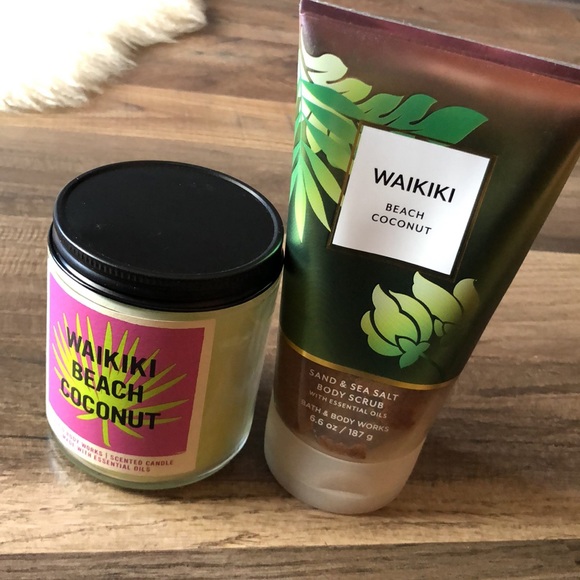 Bath & Body Works candle & body scrub - Picture 3 of 6